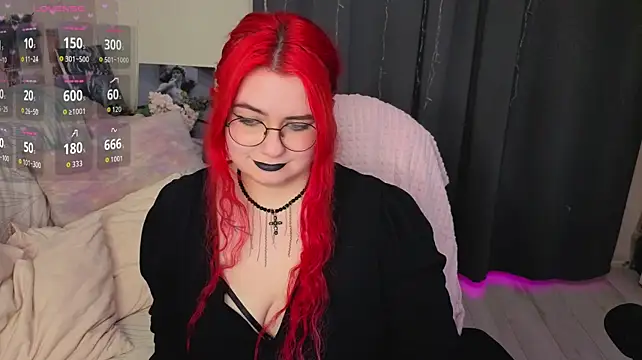 Kitty-Kattyn Live XXX chat