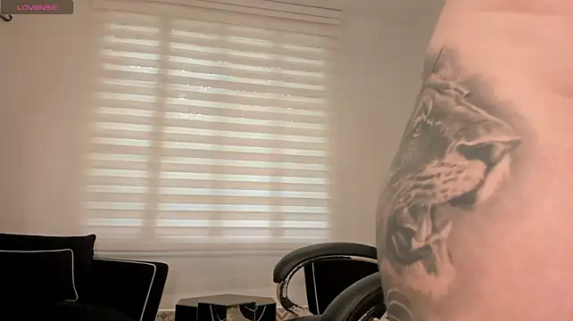 แชท XXX สดของ MadisonKane