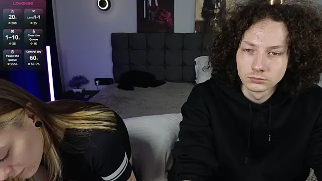 FreyaLoups Chat XXX in diretta