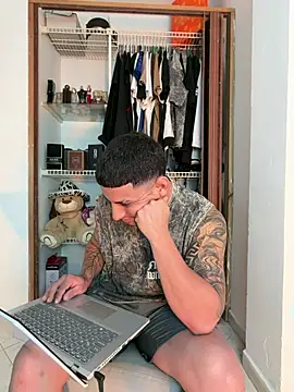 Chat XXX ao vivo de GabrielX77_