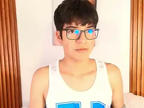 Chat XXX en directo de Milo_Wolff