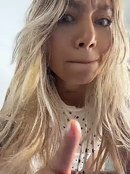 amanda-medrano1 Adlı Modelin Canlı XXX Sohbeti