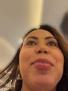 Chat XXX ao vivo de LariiHotWife