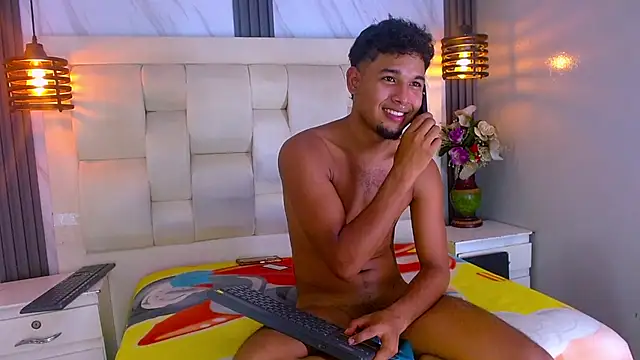 Marius_Ponce Adlı Modelin Canlı XXX Sohbeti