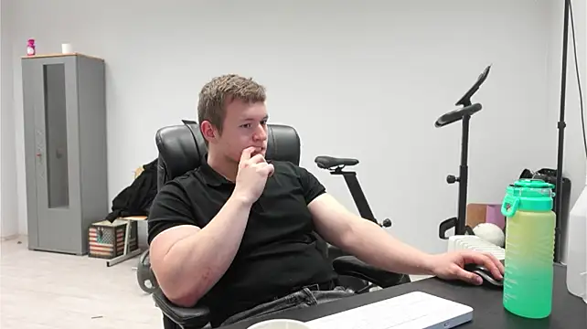 Živý XXX chat Richard_Dullas