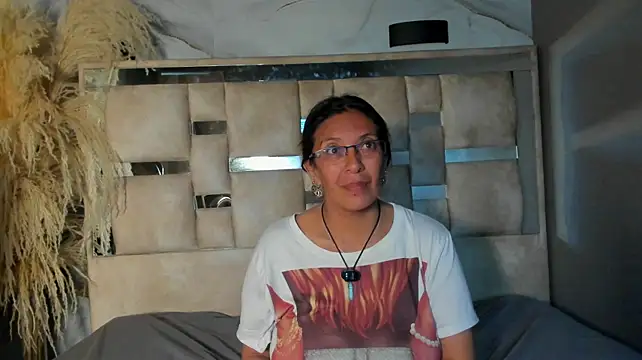 sami29_ Adlı Modelin Canlı XXX Sohbeti