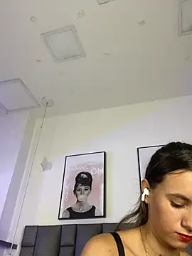 JuliaColemann Adlı Modelin Canlı XXX Sohbeti