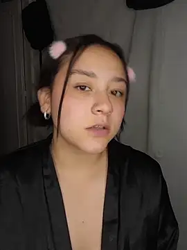 EmilyRoy77 live XXX chat