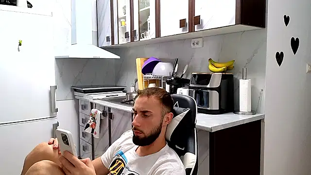 RyanStorm_ Show in webcam
