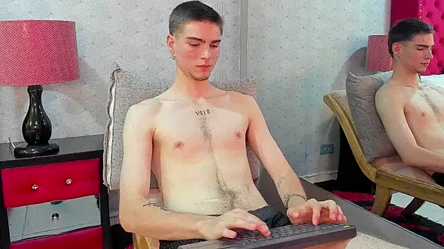 NickWild Live XXX Chat