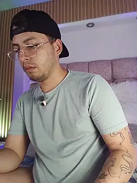 Jonath_1 Live XXX Chat