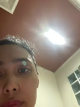 Chat +18 de Ineeess ao vivo