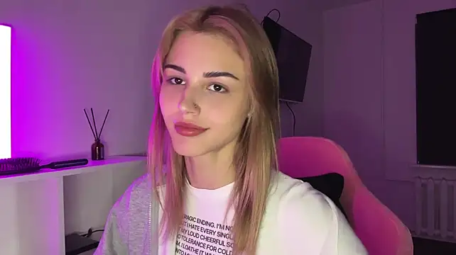 Chat +18 de neweva_ ao vivo