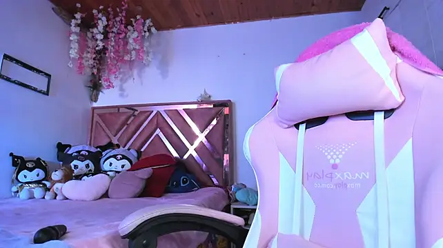 Živý XXX chat little_emma0