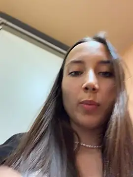 ICrazyOneIRL élő XXX-chatje