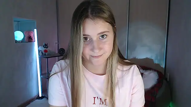 Milka_kamila Adlı Modelin Canlı XXX Sohbeti