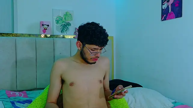 Chatroom XXX en direct de Zaylune