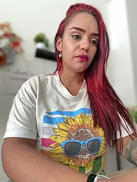 Sara-77 élő XXX-chatje