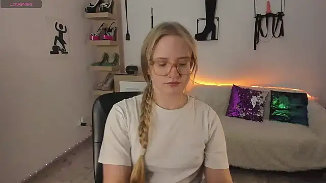 צ'אט XXX בשידור חי של NancyHottie