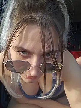 ScarletsWeb's Live XXX Chat