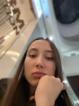 ICrazyOneIRL Chat XXX live