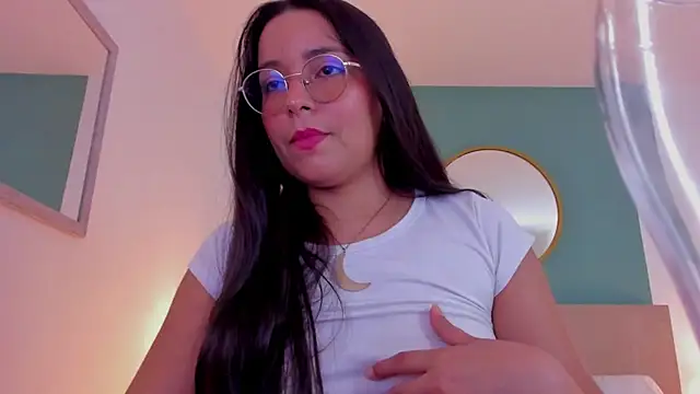 lucy_blue28 Adlı Modelin Canlı XXX Sohbeti