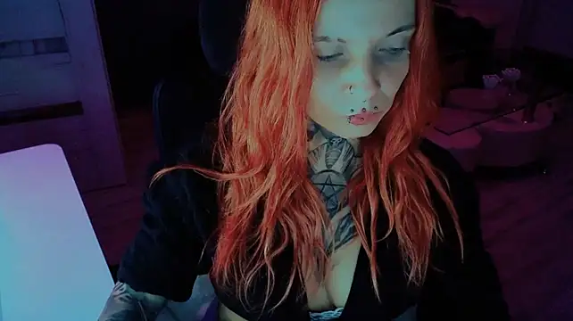 InesGold XXX чат на живо