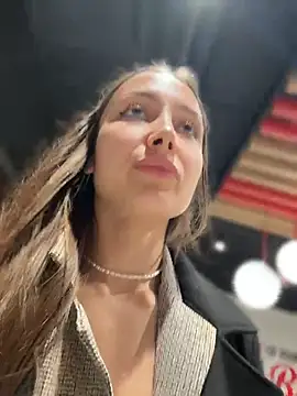 ICrazyOneIRL Chat XXX in diretta