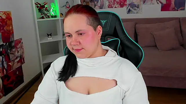 DaisyHarts' Live XXX Chat