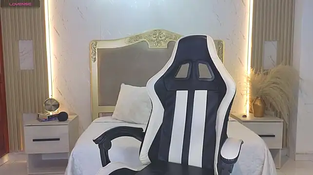 KristennBlue Chat XXX in diretta