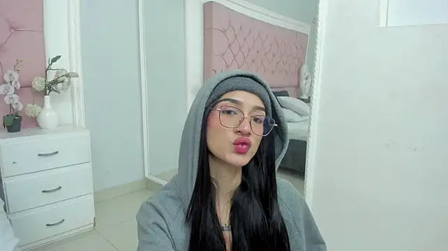 SaraTease_ XXX чат на живо