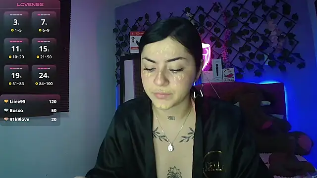 Chat +18 de Emmie_Hot ao vivo