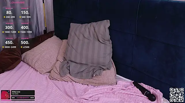 Playful_Lia élő XXX-chatje