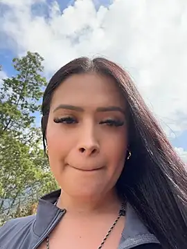 XXX chat uživo modela Sara_fun