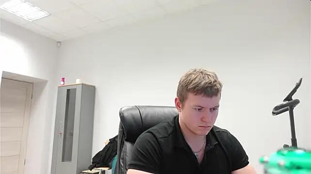 Richard_Dullas Adlı Modelin Canlı XXX Sohbeti
