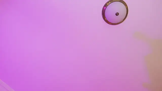 EMILYY_WALKER's Live XXX Chat