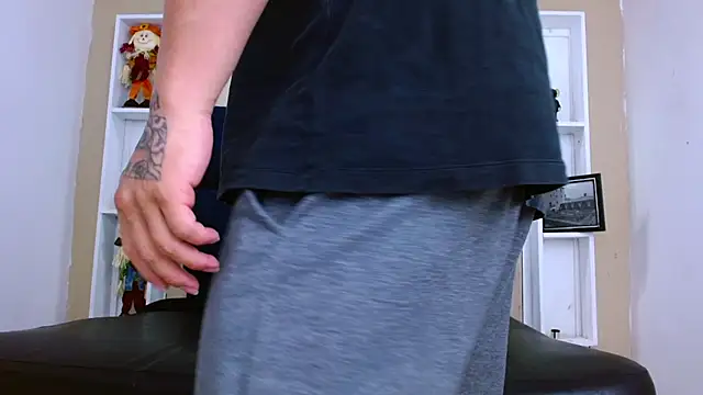GoldenBoy_23 – Naživo XXX chat