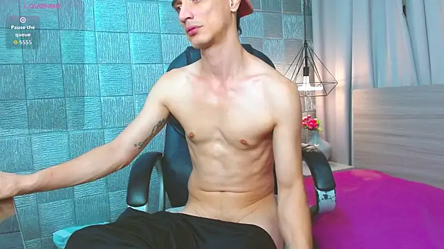 FelipeFriendly live XXX chat