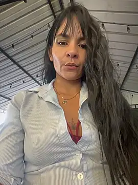 LuxeBrunetteXXX 现场XXX聊天