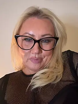 Chat XXX en directo de Lush-LunaXXX