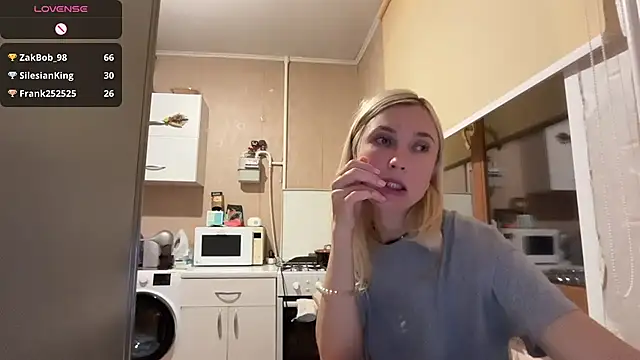 Chat +18 de AngelJeni ao vivo