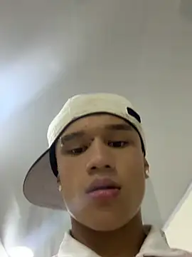 Chatroom XXX en direct de Dominik_Souza