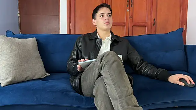 Chat +18 de Enzho_liam ao vivo