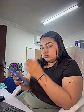 Mia_roussee_のライブXXXチャット