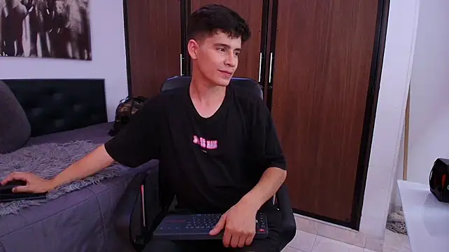 Chatroom XXX en direct de Jacob5_
