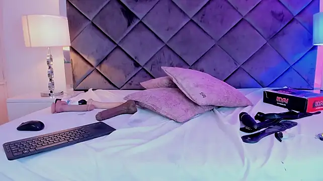 Chat +18 de PamelaaPonce ao vivo