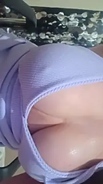 צ'אט XXX בשידור חי של YIYAMURANO