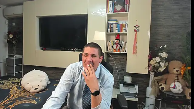 دردشة SpartacusDaddy48 الجنسية المباشرة