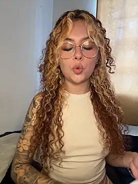 Chatroom XXX en direct de Joyce-fire