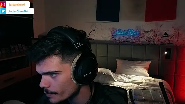 JordanShow's Live XXX Chat